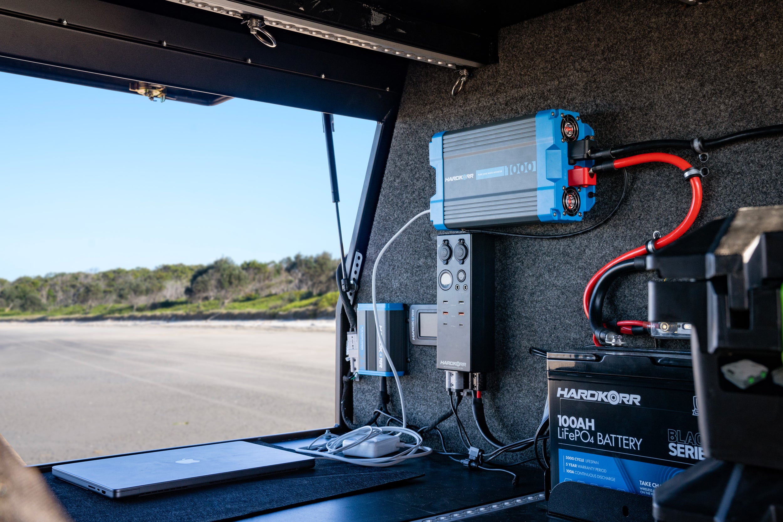 Hardkorr 1000W Inverter